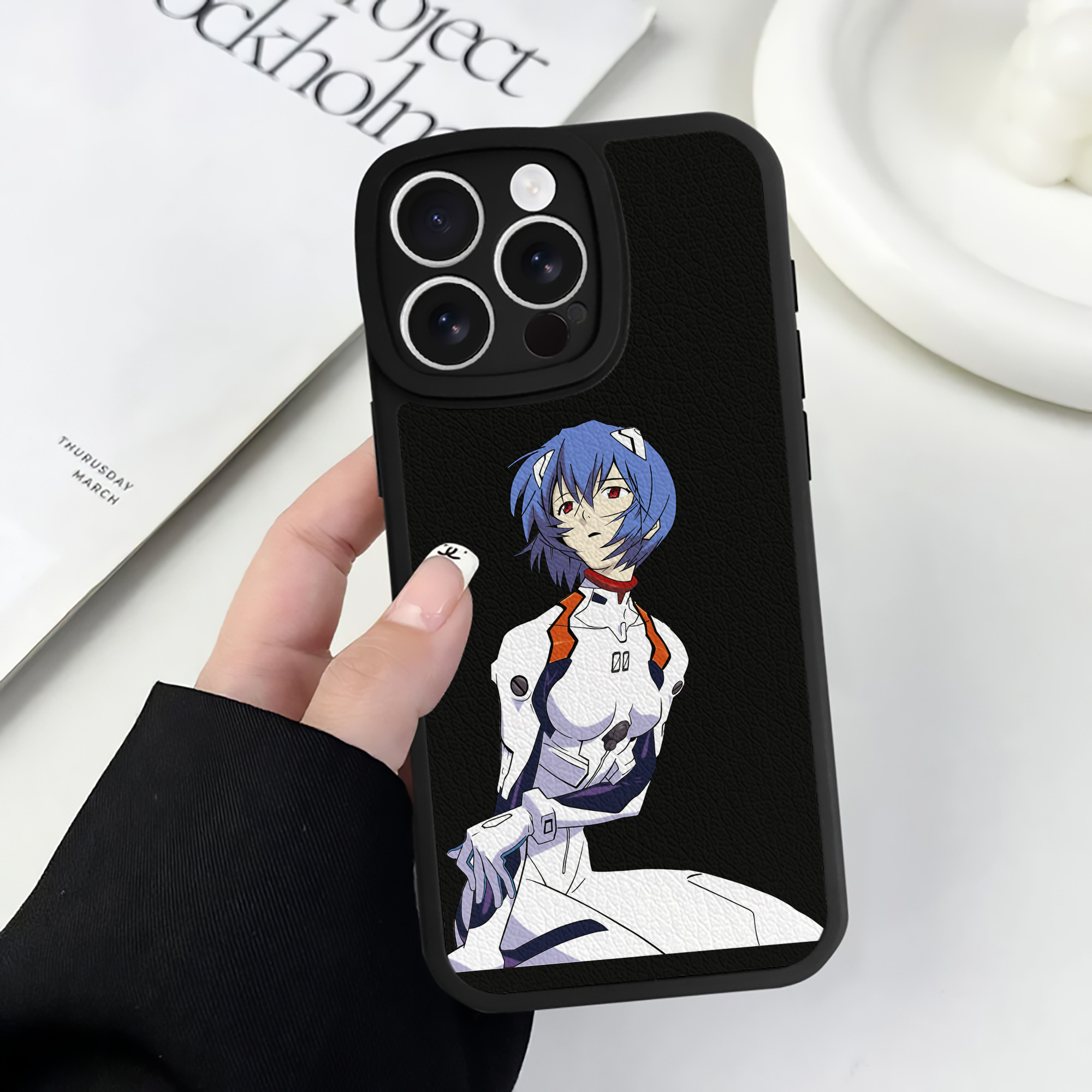 （画像用） EVA 新世紀エヴァンゲリオン 【iPhone 16シリーズ対応】シリコンスマホケース（レザー調） 材質：シリコン